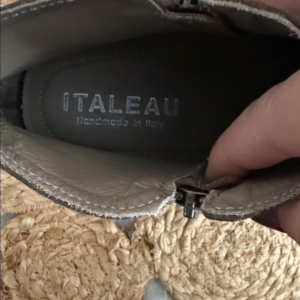 Italeau Foliana Weatherproof Leather Bootie. Size 39/ 8.5 Nut - Picture 7 of 12